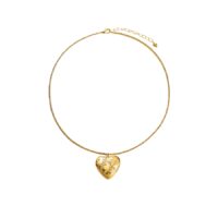 Starfish Necklace in Gold – Dainty Ocean-Inspired Pendant