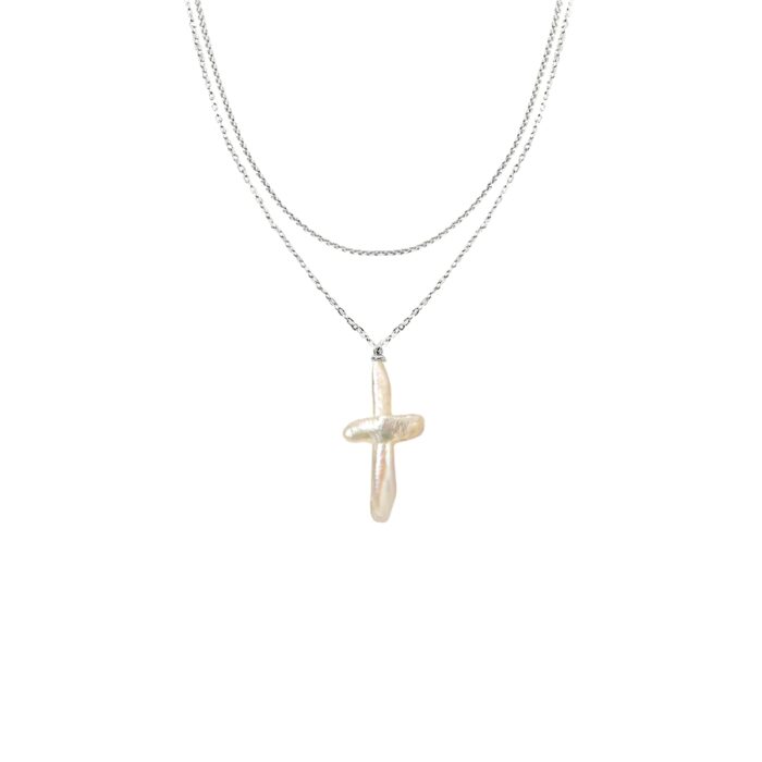 quiet luxury pearl necklace look—minimalist pearl cross necklace that’s a gift pearl necklace for her